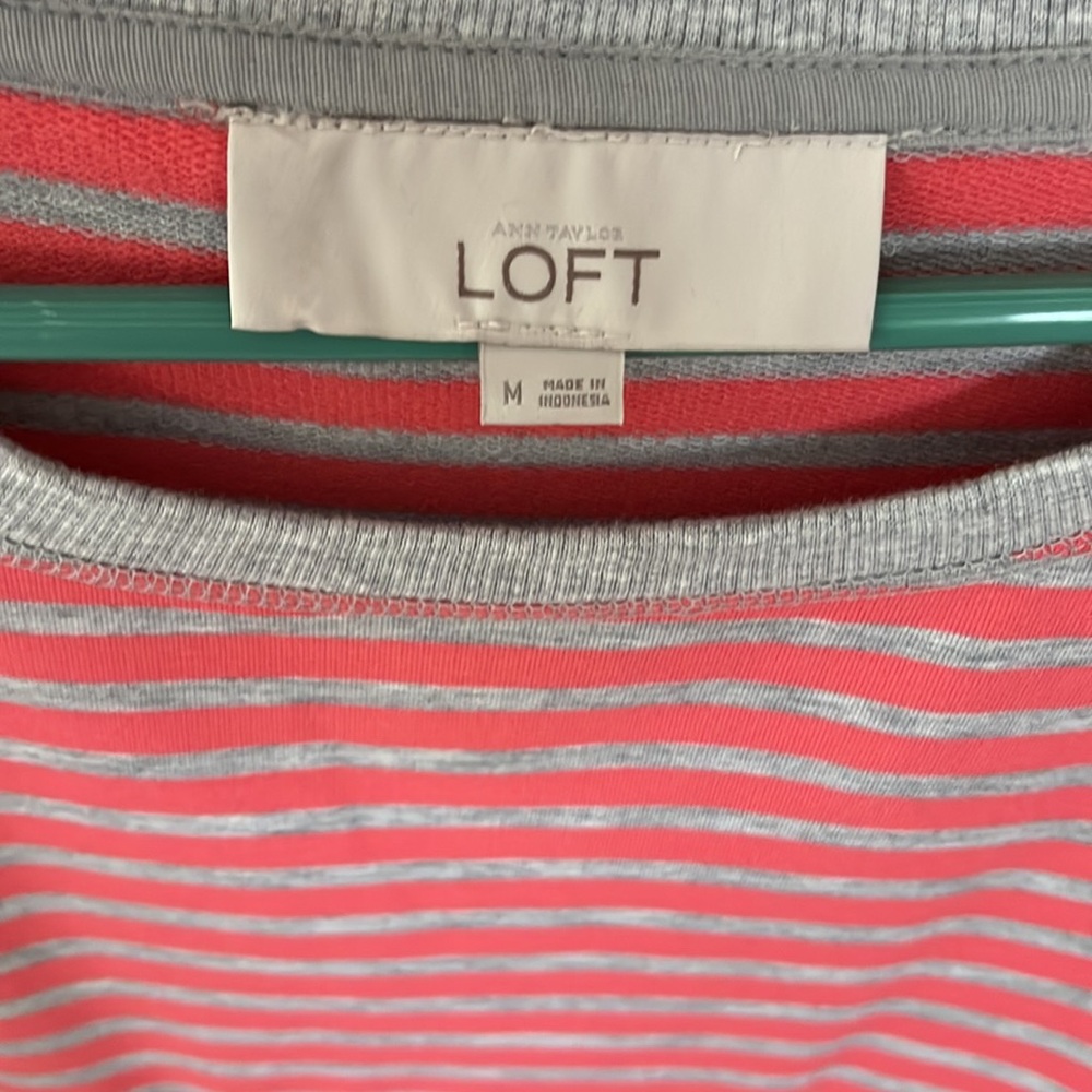 Light spring sweatshirt - Picture 2 of 3